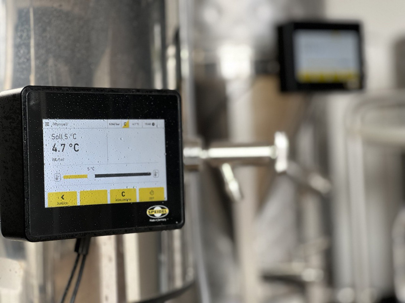 Touchpanel-PC steuert Industrieanlage