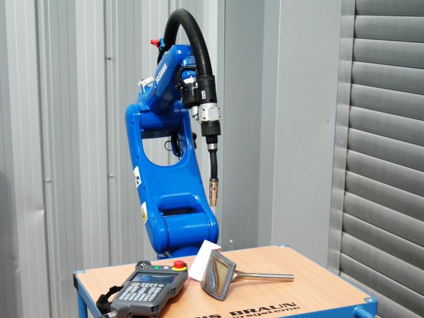 Roadshow 2021 mit Industrieroboter