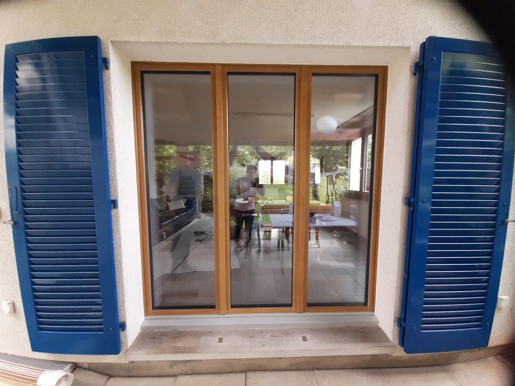 Holz-Fenstertür, Referenzobjekt Schweiz