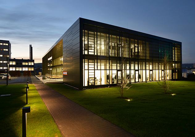 Energy Campus in Holzminden bei Nacht