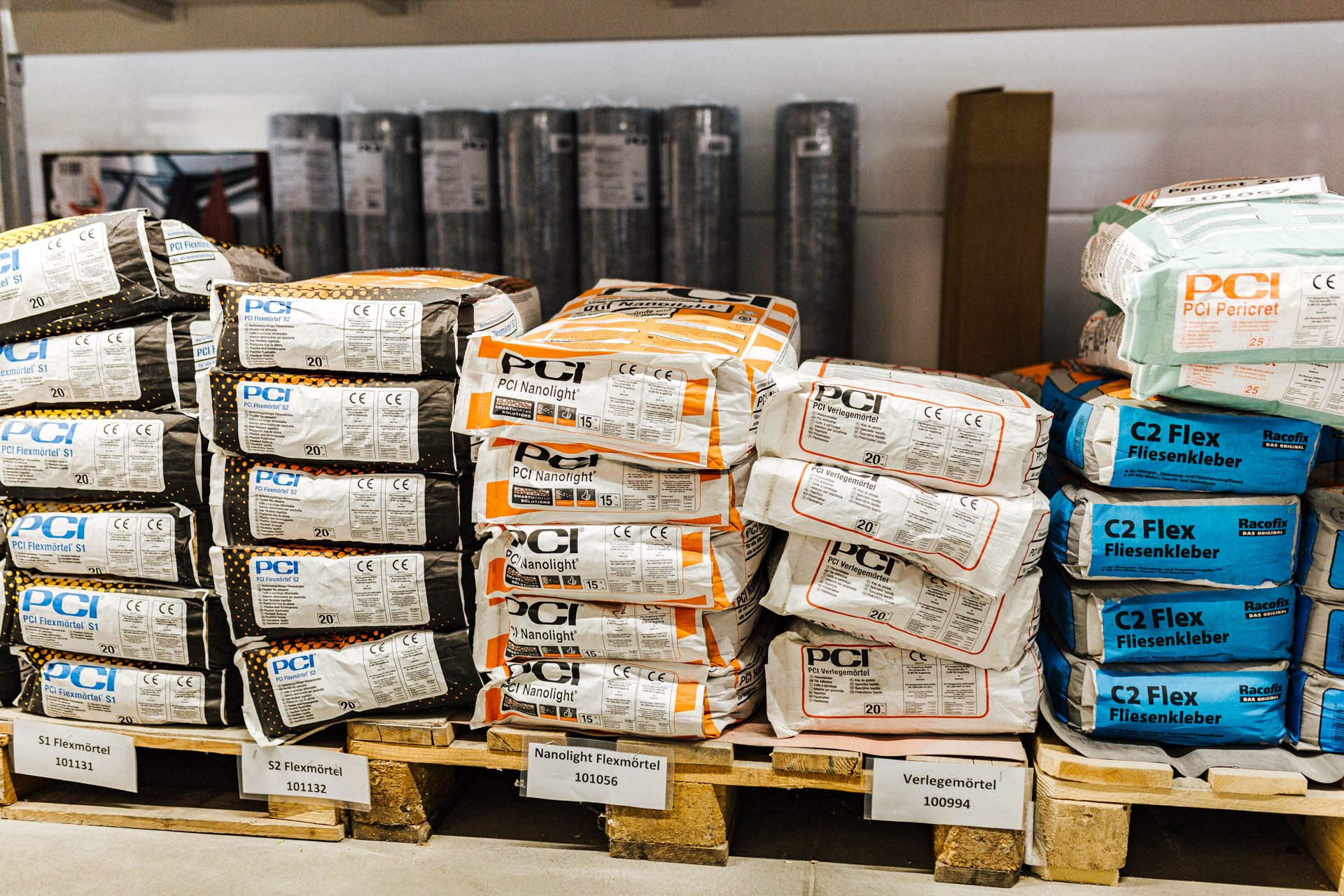 Building materials and bulk goods
