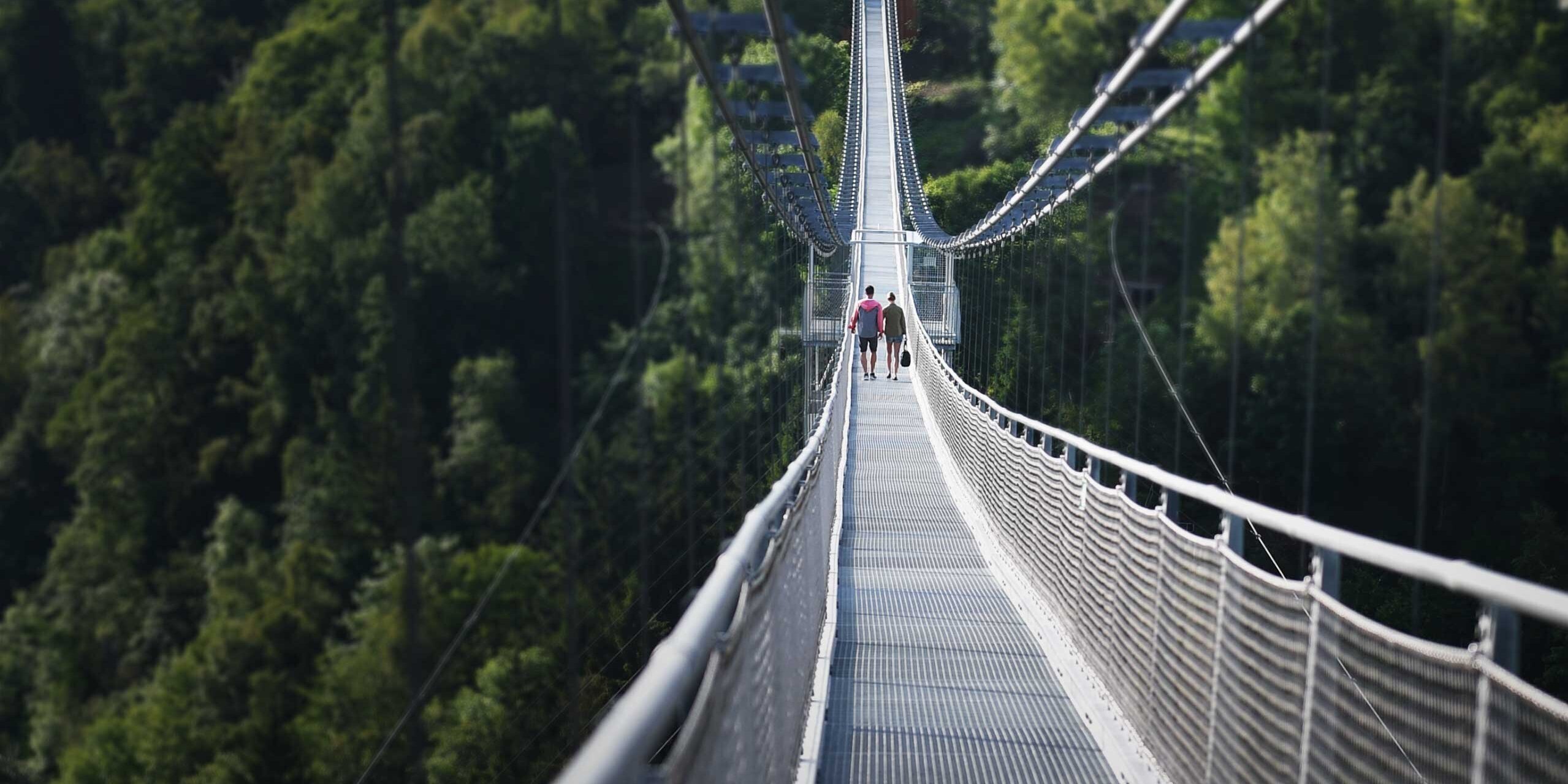 Press-Gitterroste Titan-RT Hängebrücke