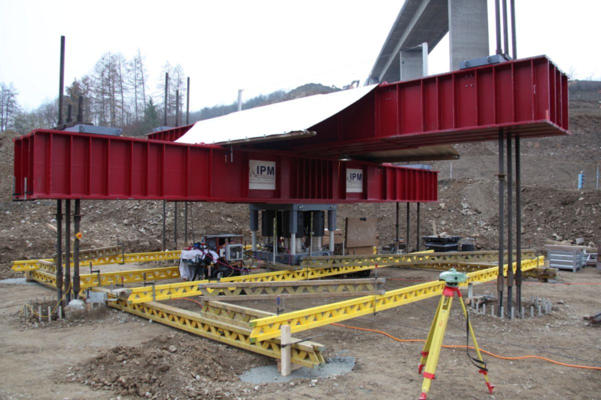 Statische Probebelastung Talbrücke Eisern, BAB A45, bis 30.000 kN