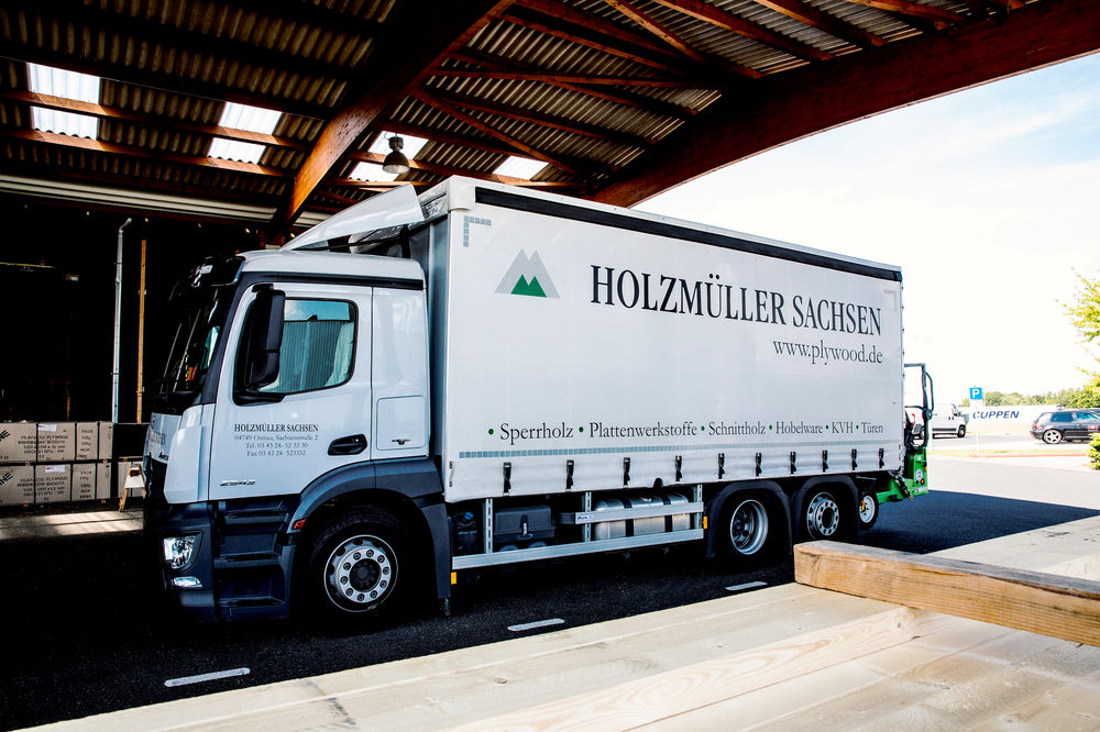 Holzanlieferung per LKW