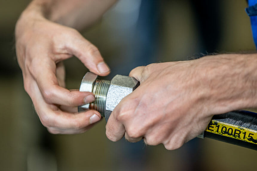 Oil service and oil analyses