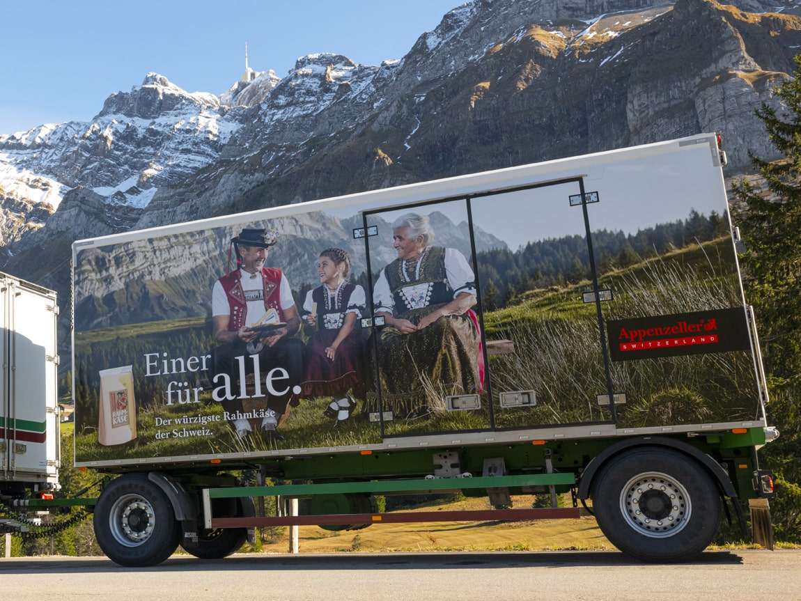 Transport mit Appenzeller®-Beklebung