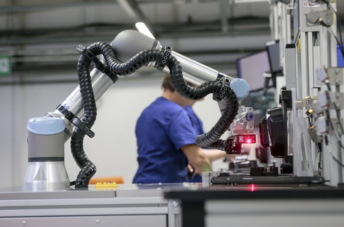 Produktionsroboter mit Inspektion