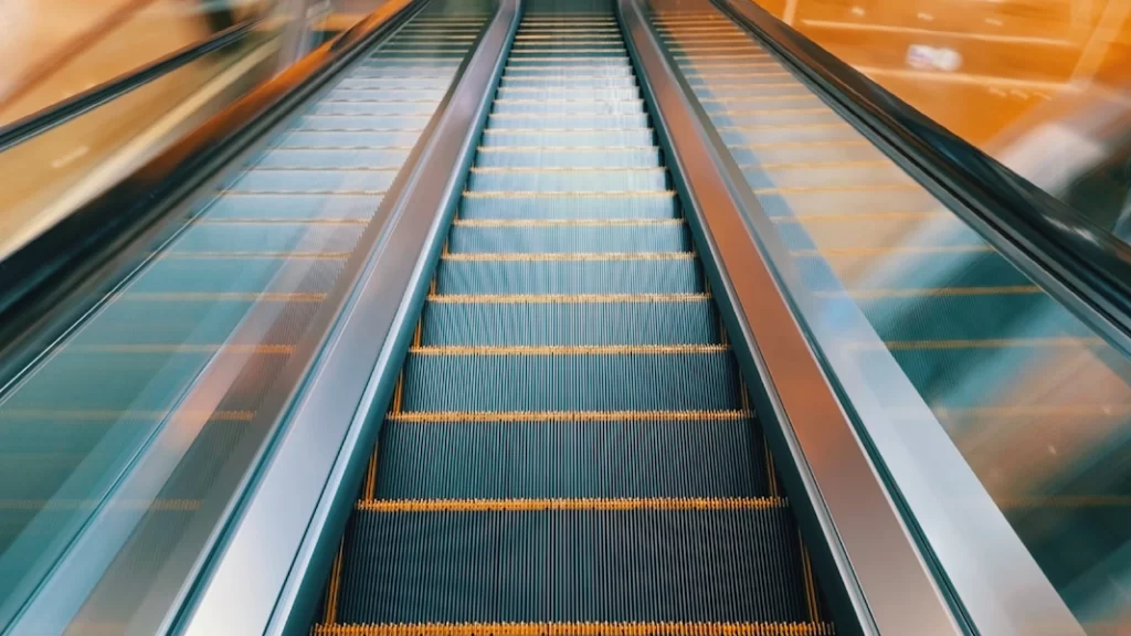 Rolltreppen & Moving Walkways