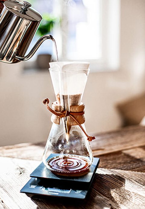 Filterkaffee-Zubereitung mit Chemex