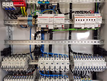Niederspannungsverteilungen E-Technikum Universität Rostock