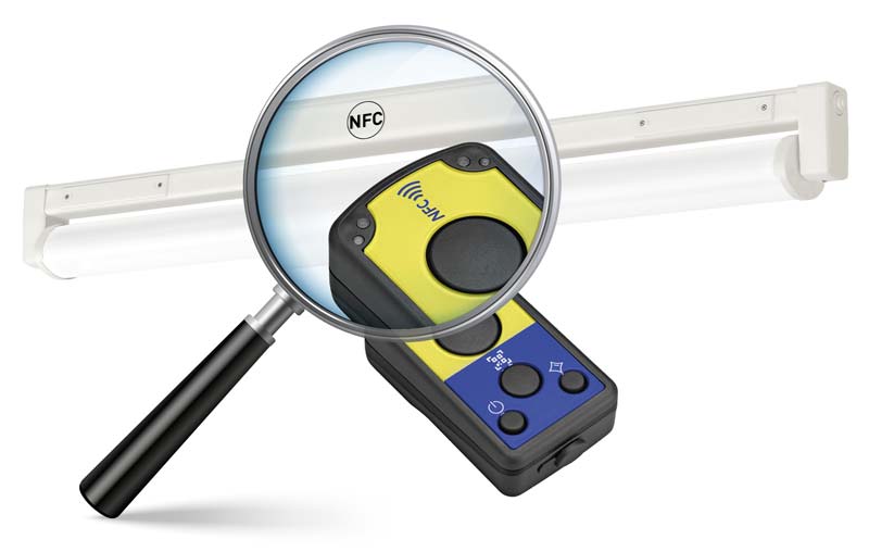 Luminaire with NFC-programmable luminous flux
