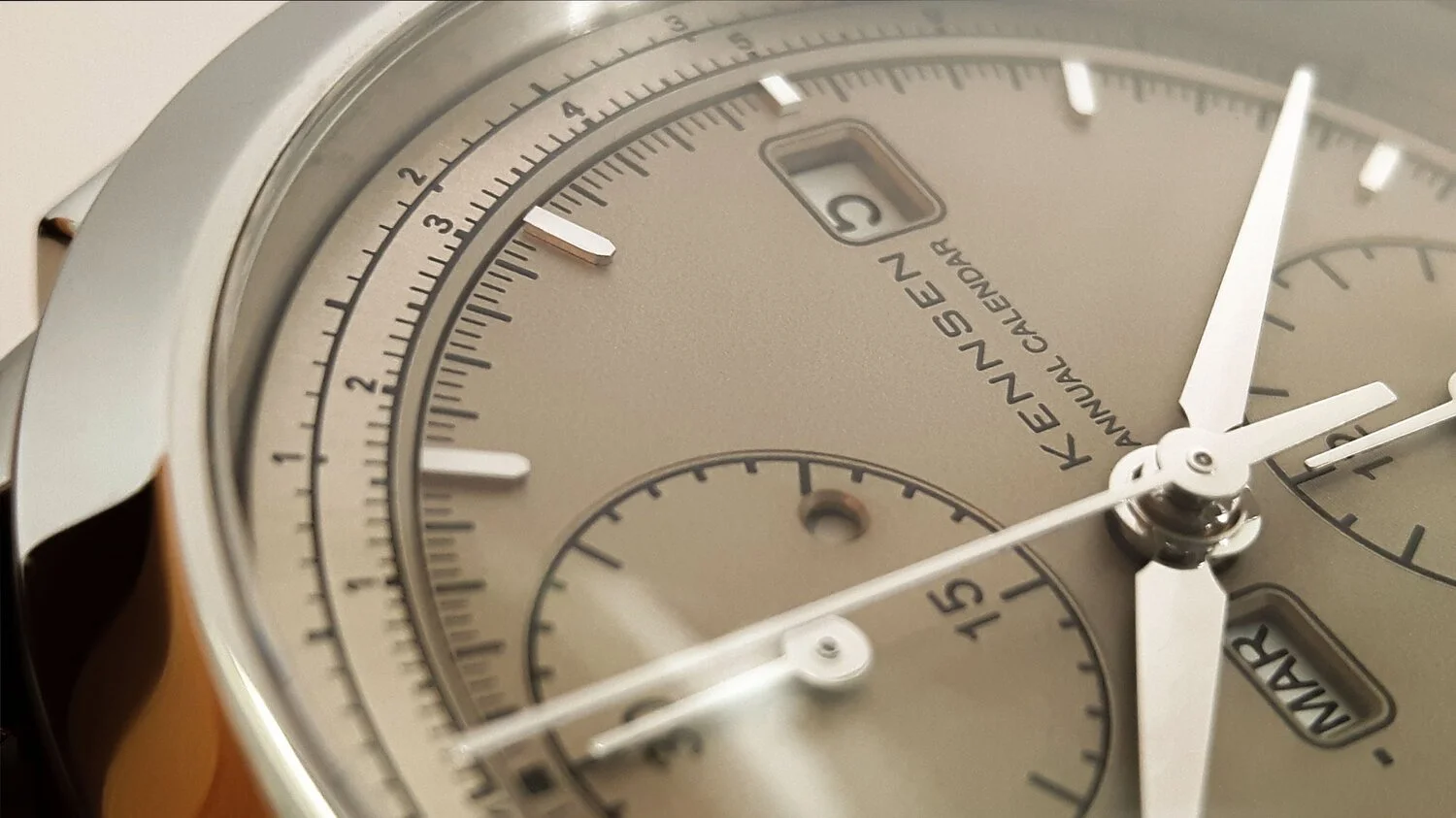 Annual Calendar Chronograph, Champagner-Zifferblatt