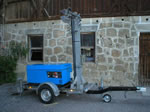 Lichtmast 9 m mit Stromaggregat 10 kVA und 4 Strahlern à 1500 W