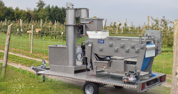 Halbmobile Obstpresse