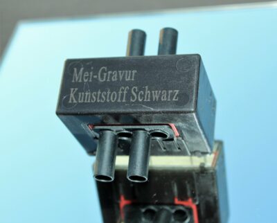 Markierter schwarzer Kunststoff