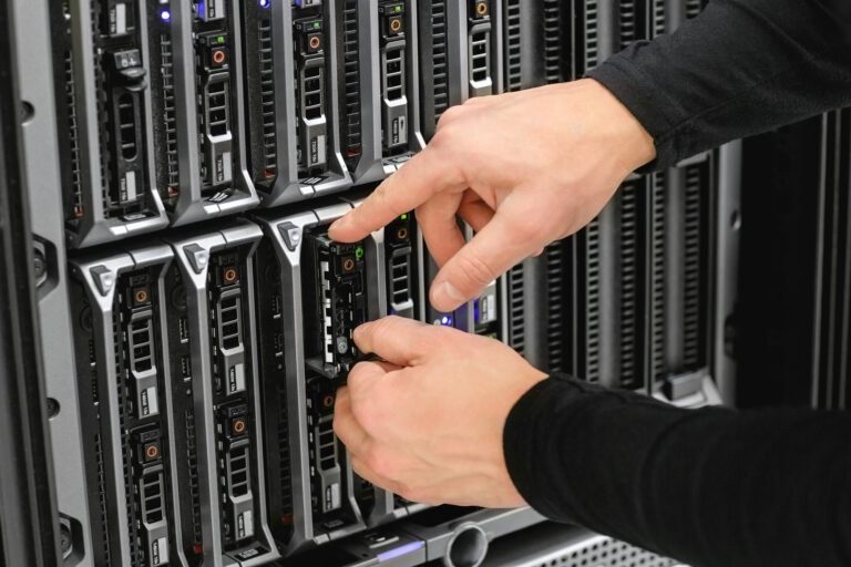 Serverraum / Datennetzwerk