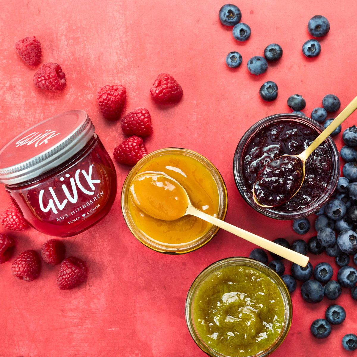 GLÜCK passiert: Rhabarber, Heidelbeeren, Mango