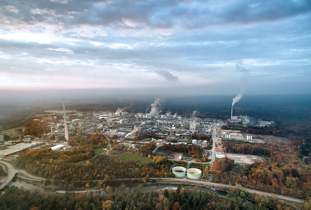 Werk Gendorf nach der Umwandlung zum Industriepark 1998