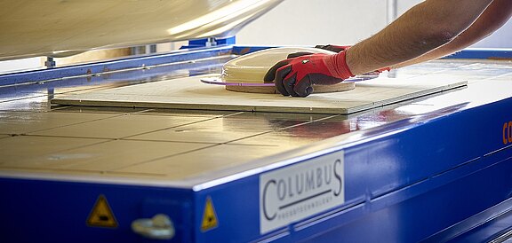 Vakuumverformen auf der Membranpresse COMBIMAT