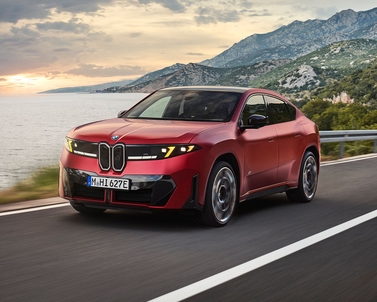 Automobil (BMW iX4 M60 xDrive)