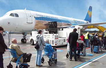 PRM Boarding mit dem Ambulift SideBull