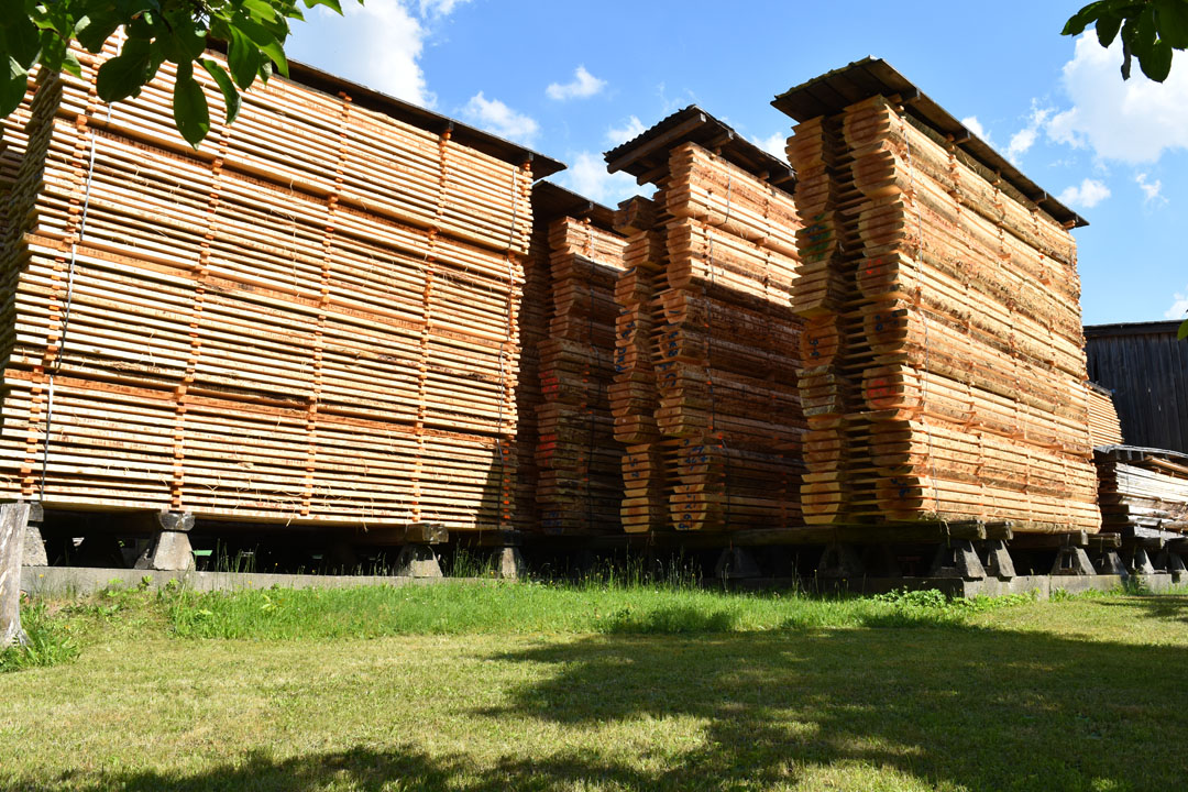 Rhombus battens and decking boards (larch)
