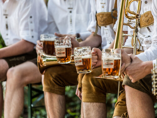 Blasmusik und Berg Bier