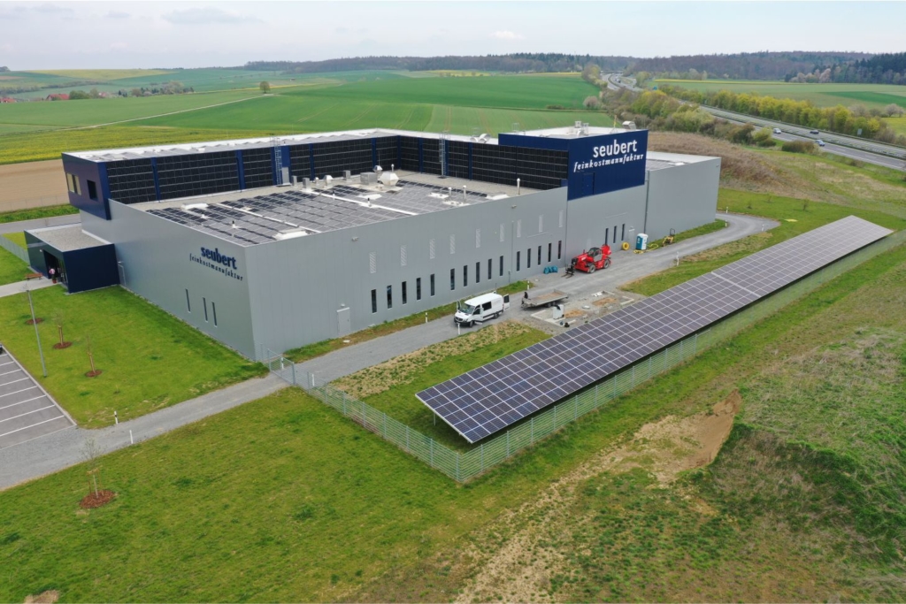 Gebäude mit Photovoltaik-Anlage