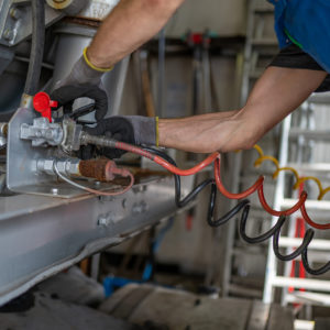 Repair work on superstructures