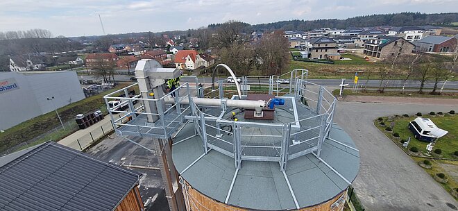 Silobefüllung Streusalz mit Aufgabetrichter