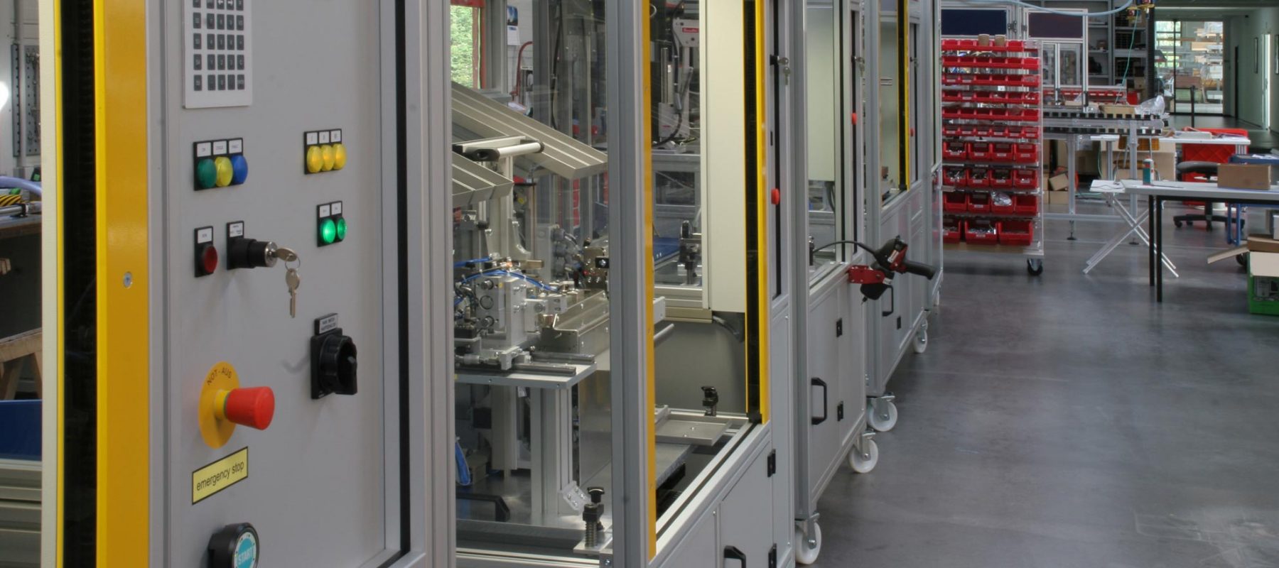 Montagelinien mit integrierten Prüfautomaten