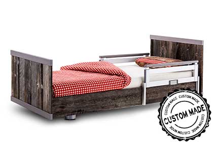 AURA „Chalet“ aus sonnenverbackenem gereiftem Holz
