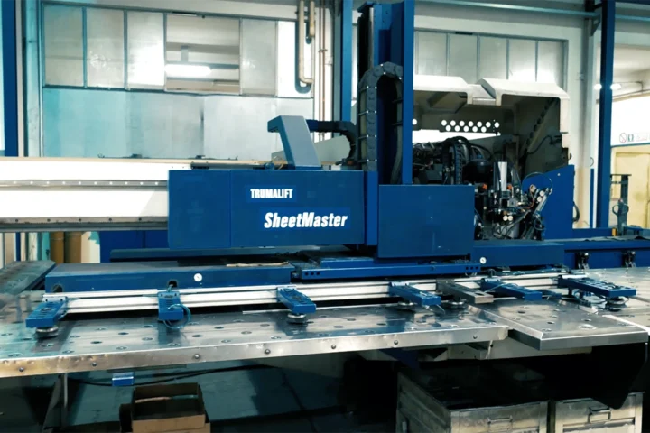 CNC nibbling machine