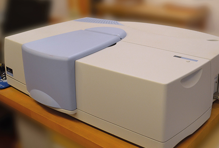 Perkin Elmer Lambda 1050 spectrophotometer