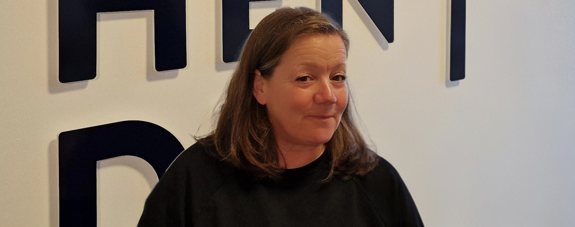 Nicole Hendel – Office