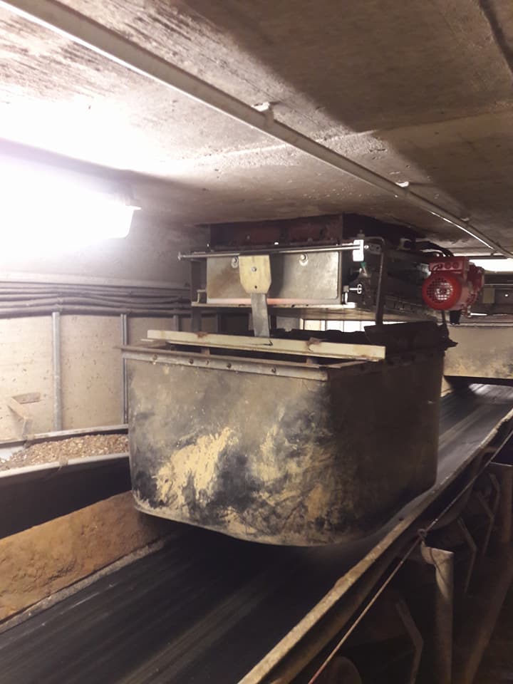 Schieber in einem Kieswerk