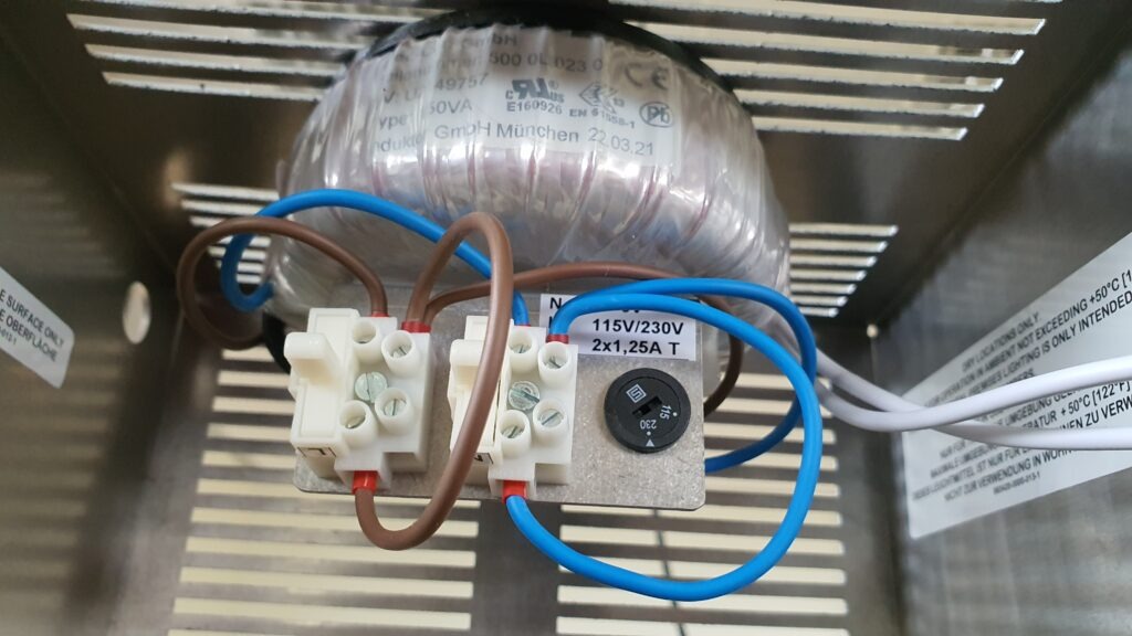 Ringkerntransformator in LED-Leuchte (EMV-Messraum)