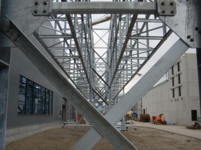 Rohrbrücken inkl. Industriegeländer und Gitterrostbelag (350 t)