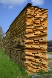 Holzstapel zur Trocknung