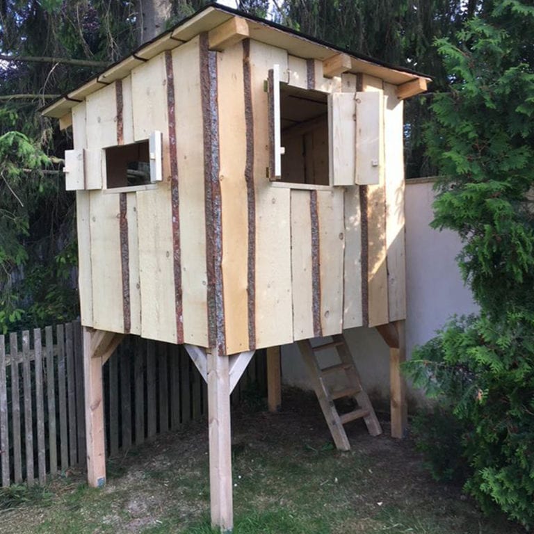 Kundenprojekt Spielhaus auf Pfählen