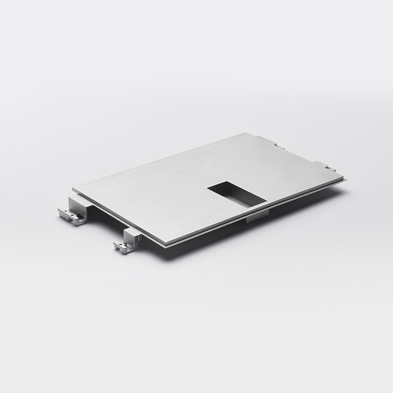 Aluminiumprofile, gesägt und bearbeitet