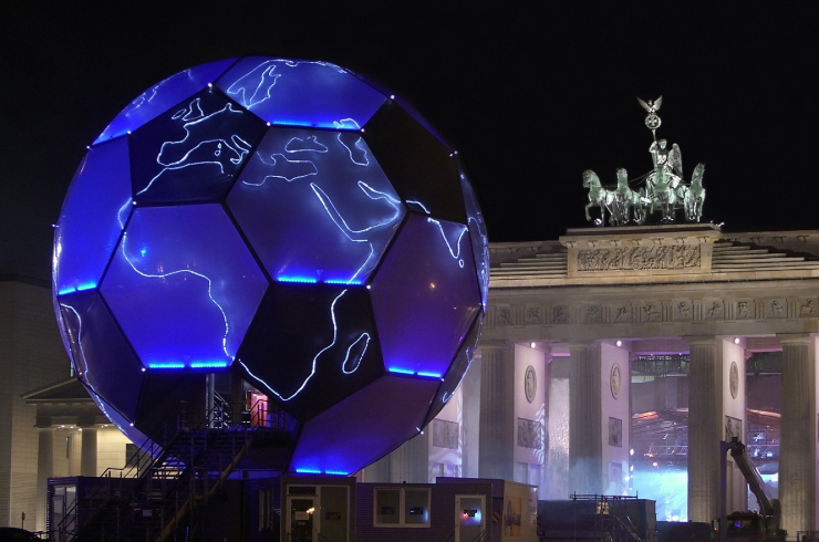 Not- und Sicherheitsbeleuchtung Fußball-Globus, WM 2006