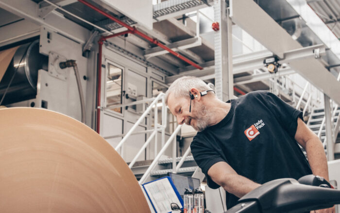 Rollenverarbeitung beschichteten Kartons