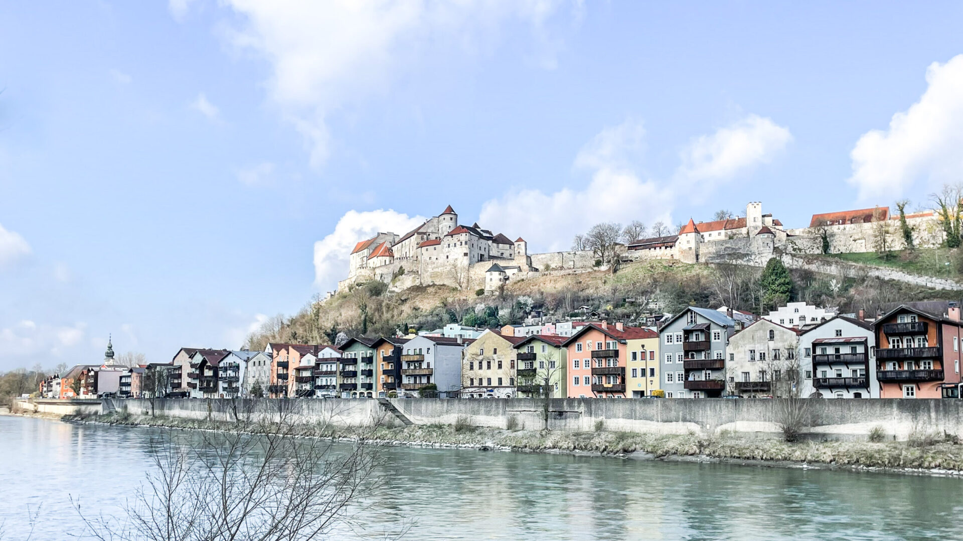 Hochwasserschutzwand Burghausen