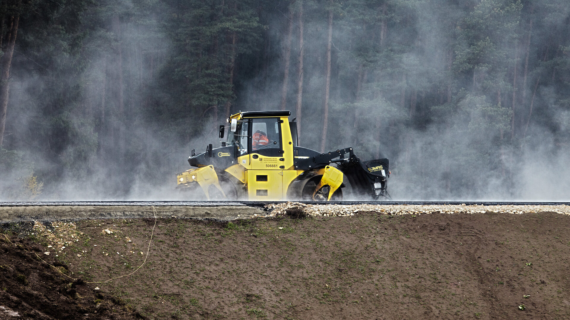 Gleisbaumaschine im Einsatz