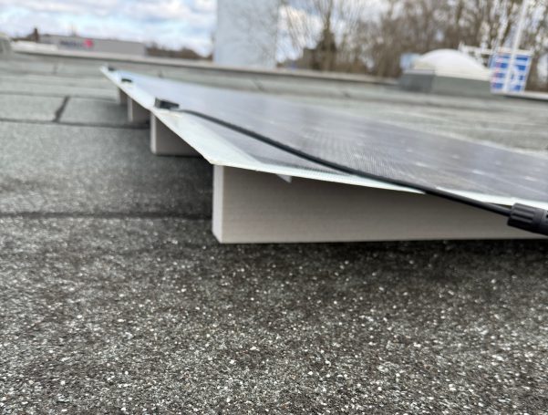 System auf Flachdach mit geringer Lastreserve