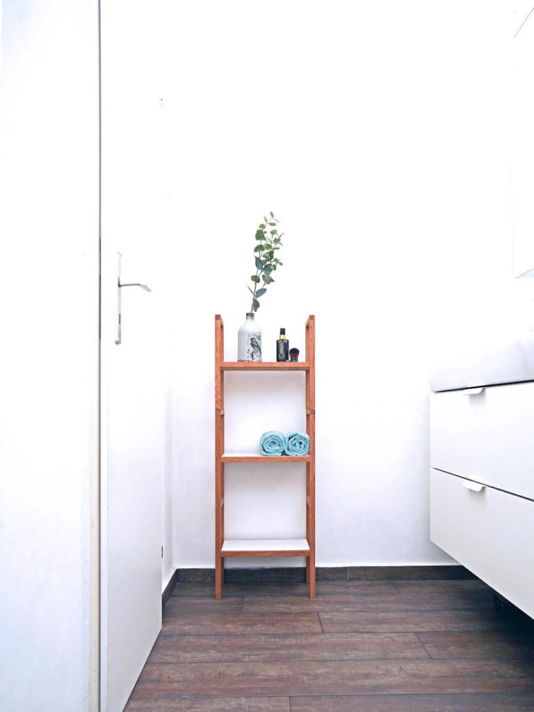 Beistellregal aus Holz