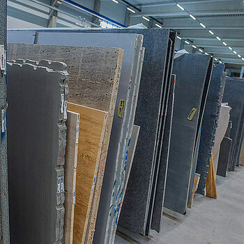 Plattenlager mit 8.000 Rohplatten