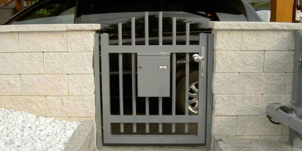 Drehtor (einflügelig bis 7 m, zweiflügelig bis 14 m Säulenlichte)