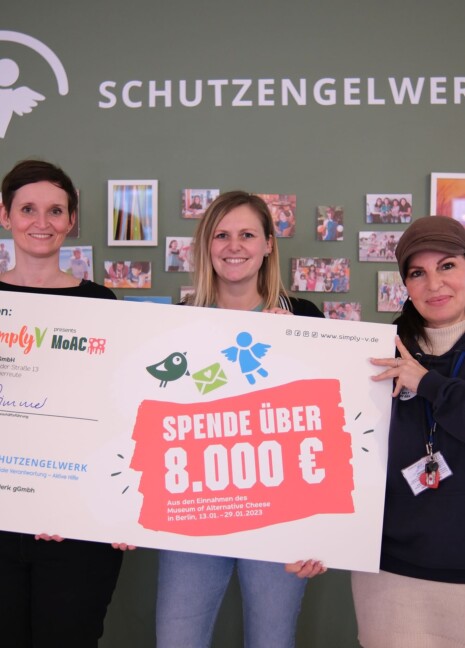 Scheckübergabe Spende an das SchutzengelWerk Berlin (2023)
